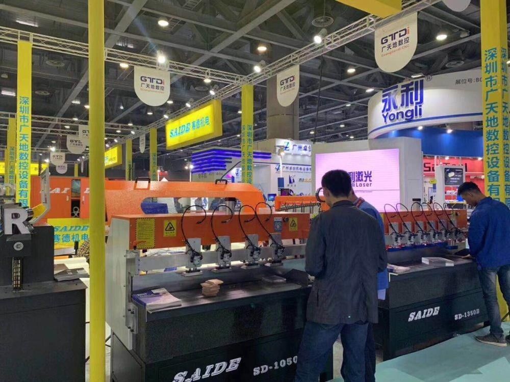 Guangzhou Sd-1050B Machines Kleine Automatische Afgeschuinde Rand Spiegel Oppervlak Elektro Polijstmachine Elektrische Diamant Acryl Polijstmachine
