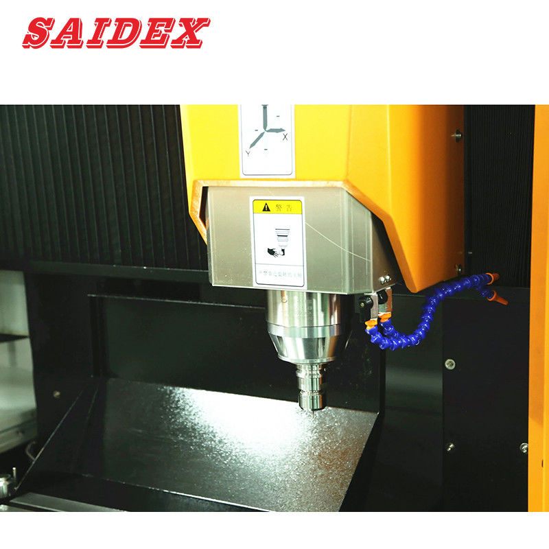 24000rpm spindel snelheid SD650 3000kg Gewicht Acryl CNC-machine met 400kg maximale werkdruk Metalen polijstmachine