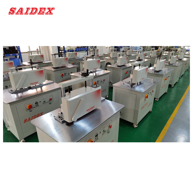 Acrylische randpoetsmachine met scharniere of rechte afwerking Acrylische automatische voedingsbewerkingspanning 220v