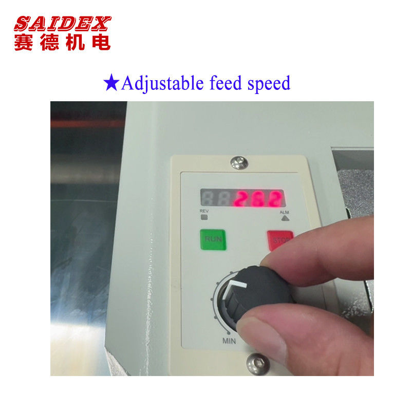 De P1080 minipoetsmachine kan diktes van maximaal 30 mm poetsen en de poetshoek is van 0 tot 60 graden aanpasbaar.